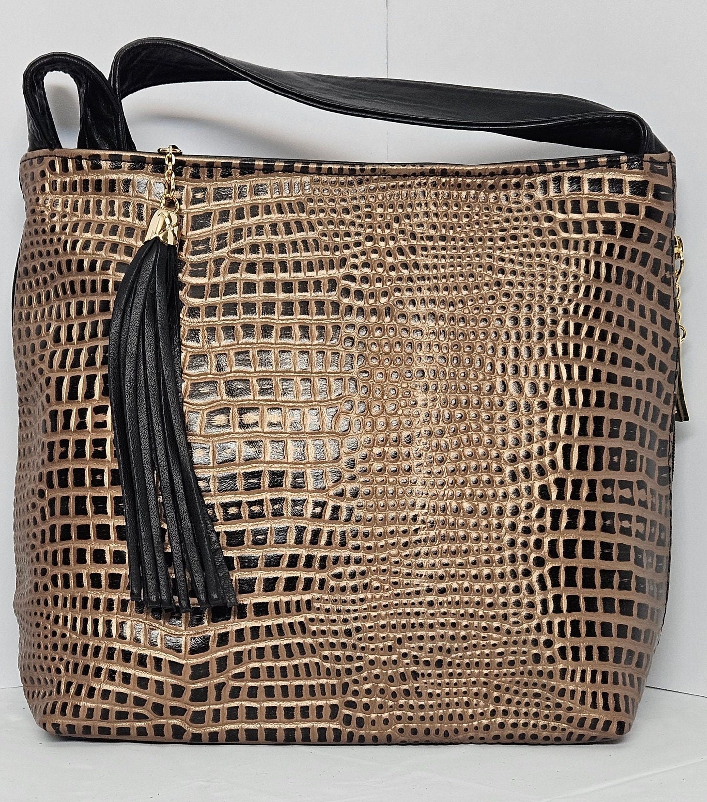Tejrasila-Beautiful Camel print leather handbag!Good to carry everyday. Side pocket.Made in USA!