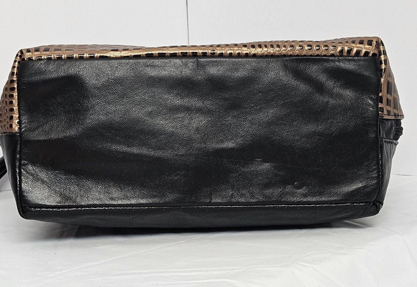 Tejrasila-Beautiful Camel print leather handbag!Good to carry everyday. Side pocket.Made in USA!