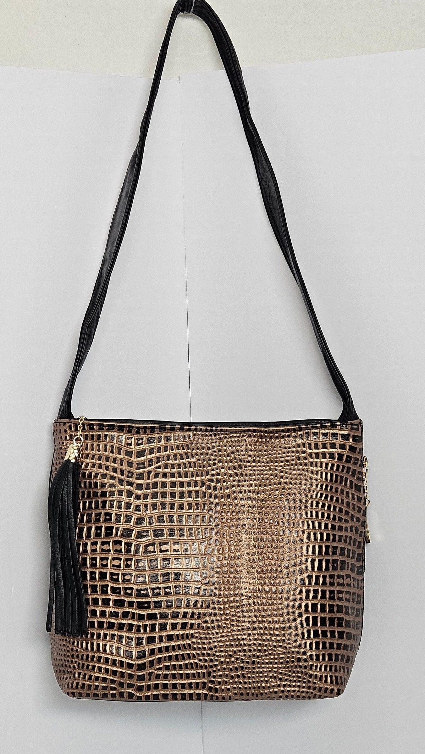 Tejrasila-Beautiful Camel print leather handbag!Good to carry everyday. Side pocket.Made in USA!