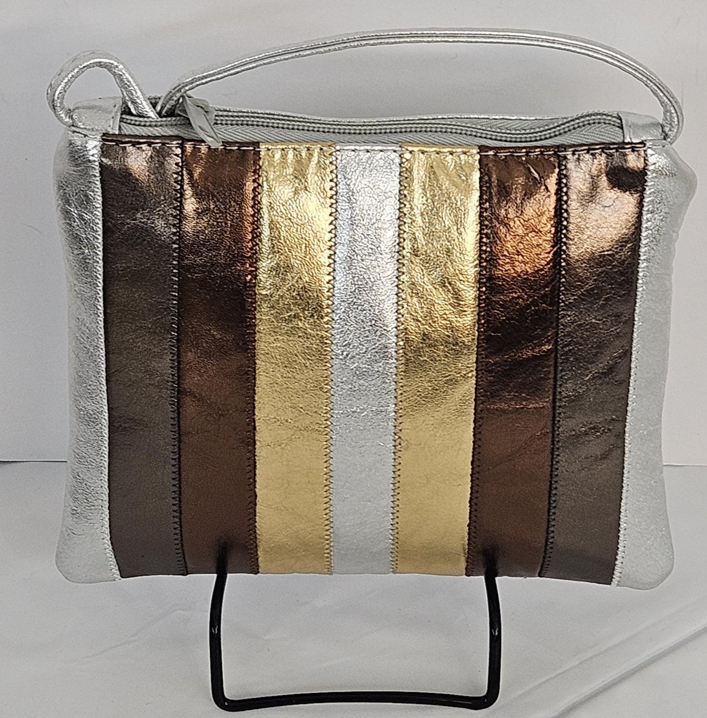 Silver metallic with pewter,bronze,gold,mix color Zigzag stich Crossbody, Handbag #TR3302Spbg-Z,Purses Genuine Leather. Made in USA.