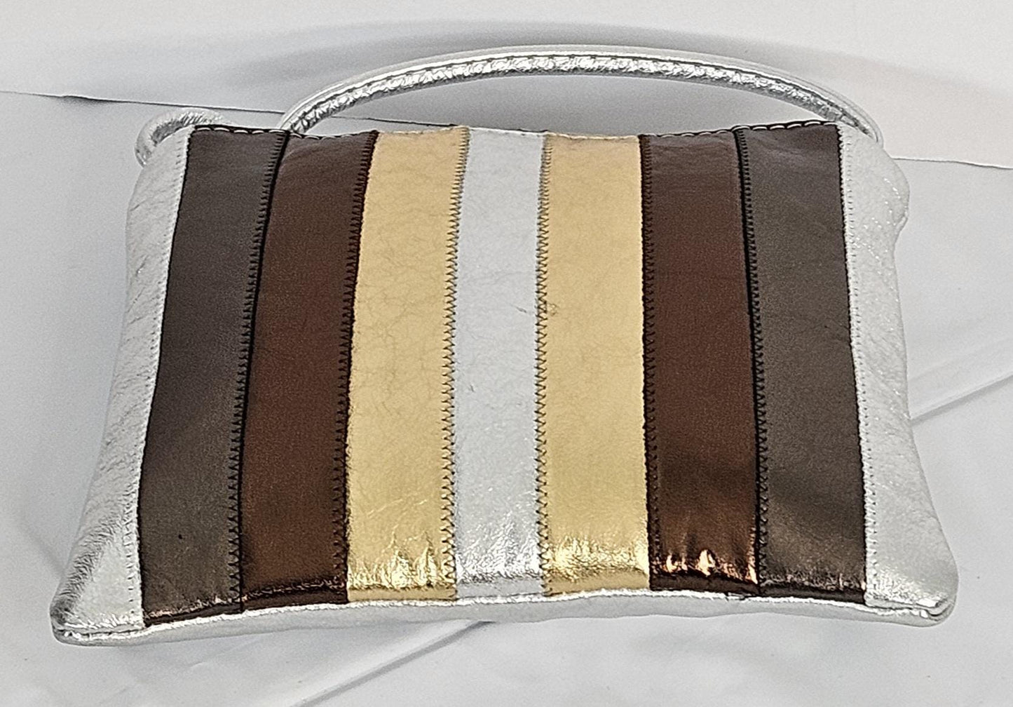 Silver metallic with pewter,bronze,gold,mix color Zigzag stich Crossbody, Handbag #TR3302Spbg-Z,Purses Genuine Leather. Made in USA.