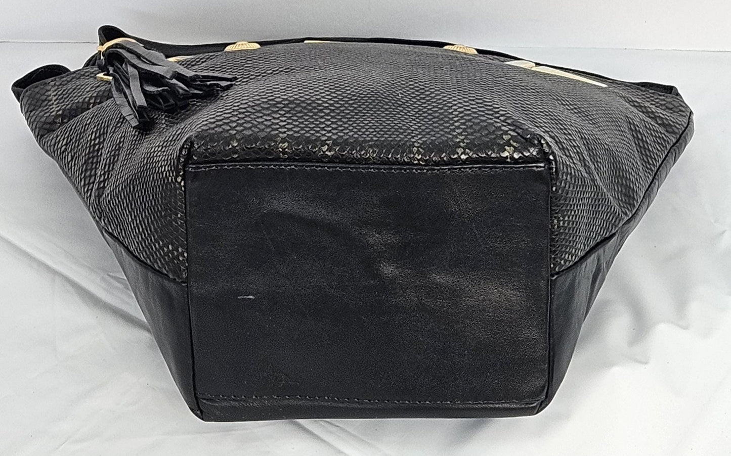 Black Two-Tone Genuine Leather with Gold Z and Butten metal design on Hand Made Handbag!#TR9047-Bk-2t-gmzb Made in USA