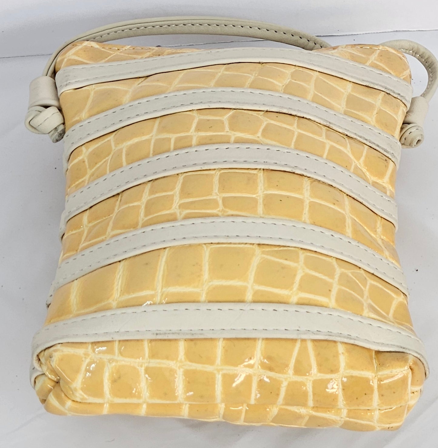 Beige with light yellow Crocodile Look Genuine Leather Handbag.Tr#p150Blyc.(101724)