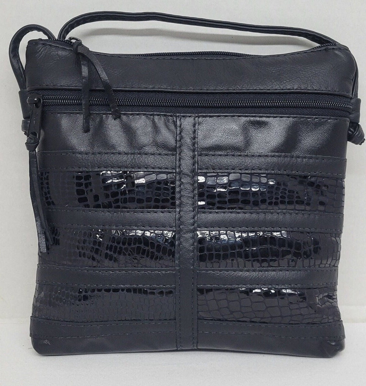 Black with bk print Purse Style#305bk. Made in USA.