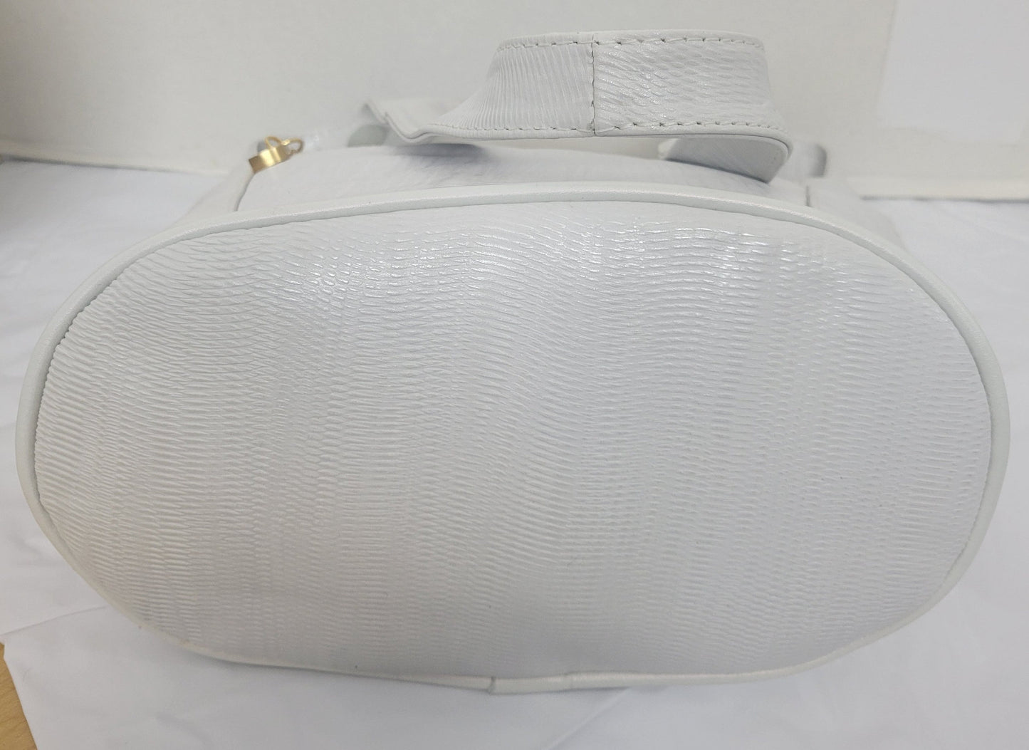 Tejrasila-Beautiful White print genuine leather handbag! Three outside pockets.Made in USA!