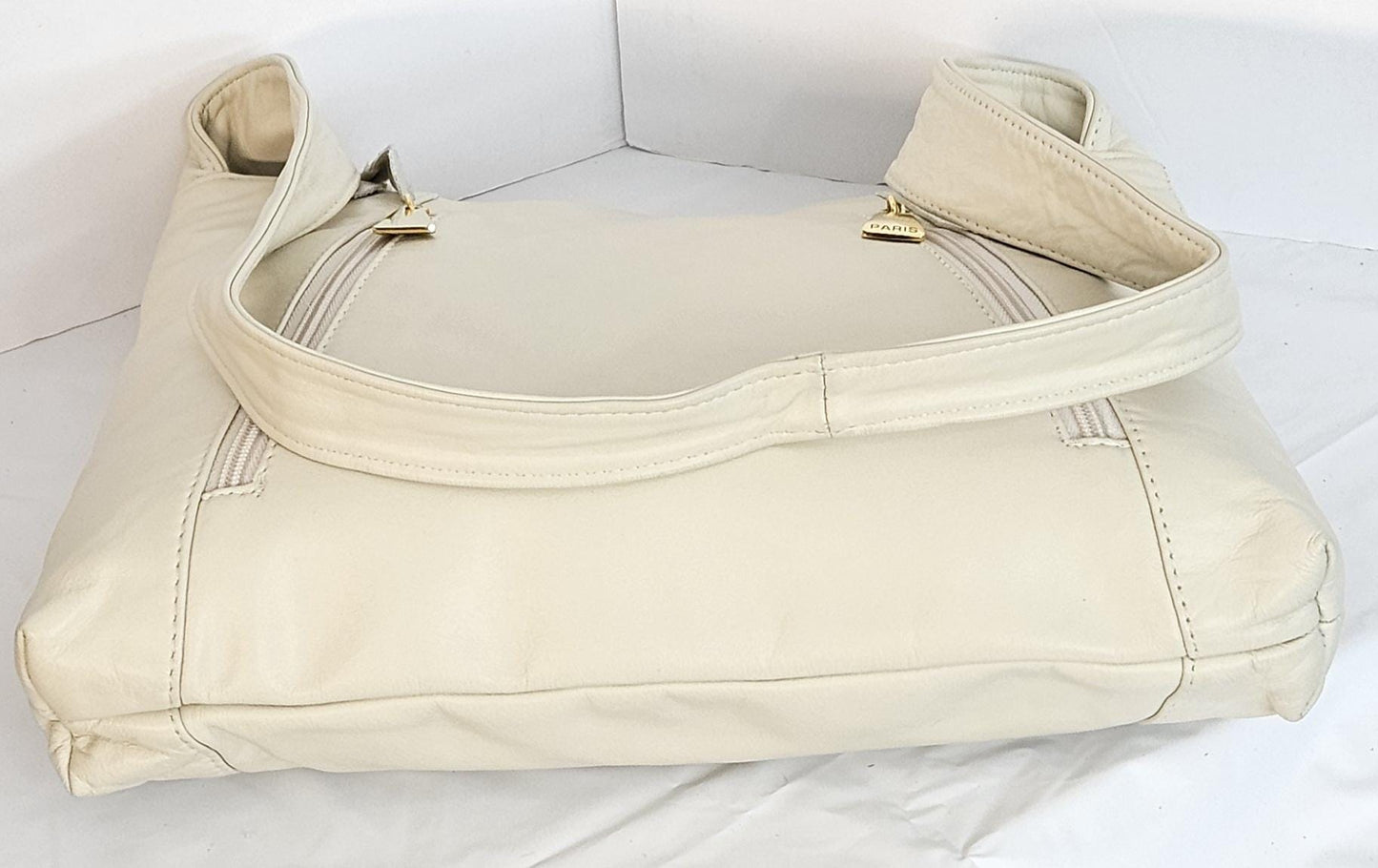 Bowne leather handbag! Two left and right pockets. Made in USA.TR9044-Bowne